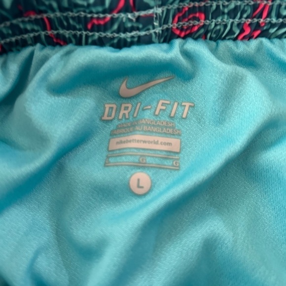 Nike Girls Dri Fit Tempo Running Shorts   Size Large. - Picture 6 of 6